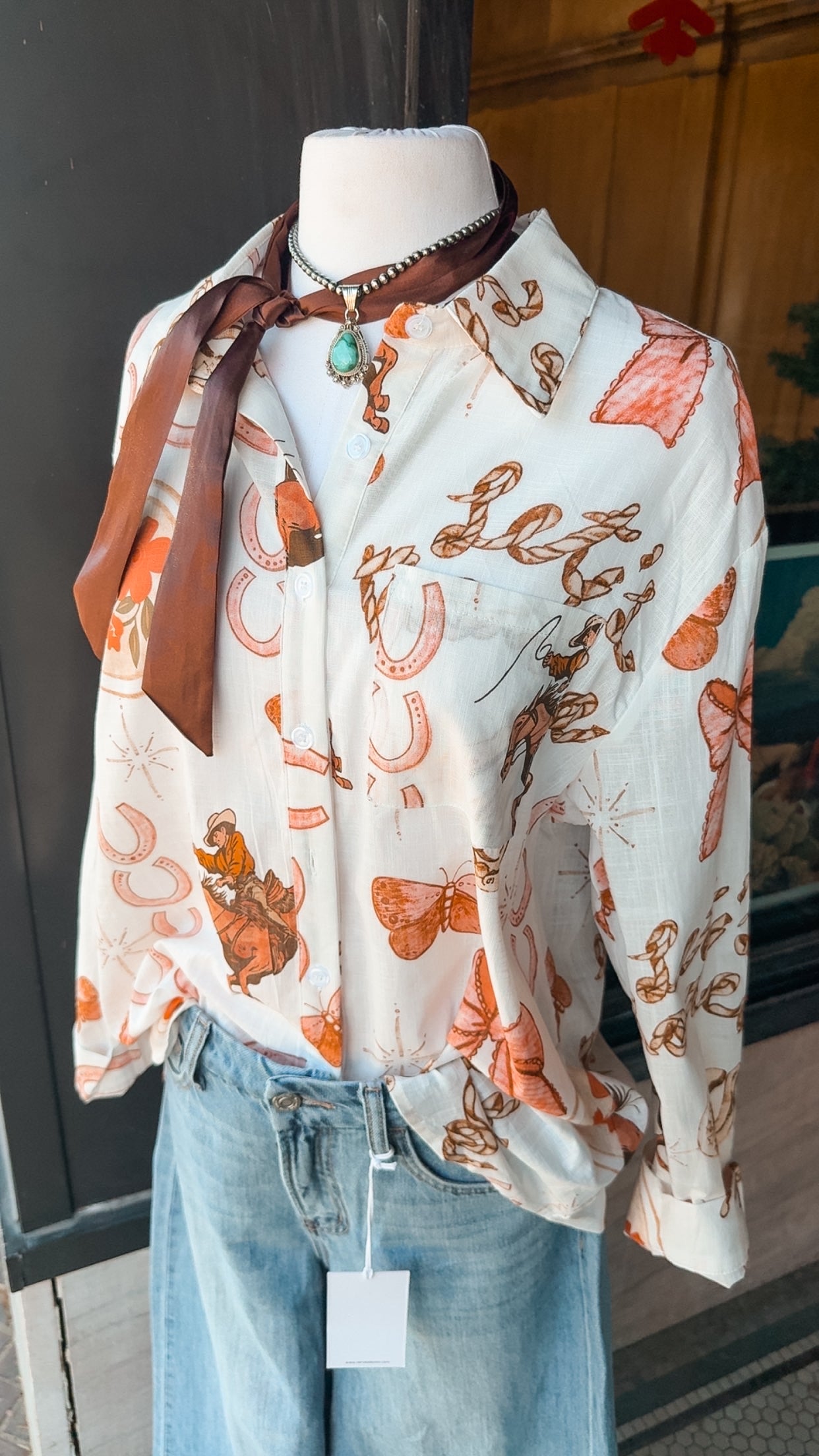 THE LETS ROPE BUTTON UP
