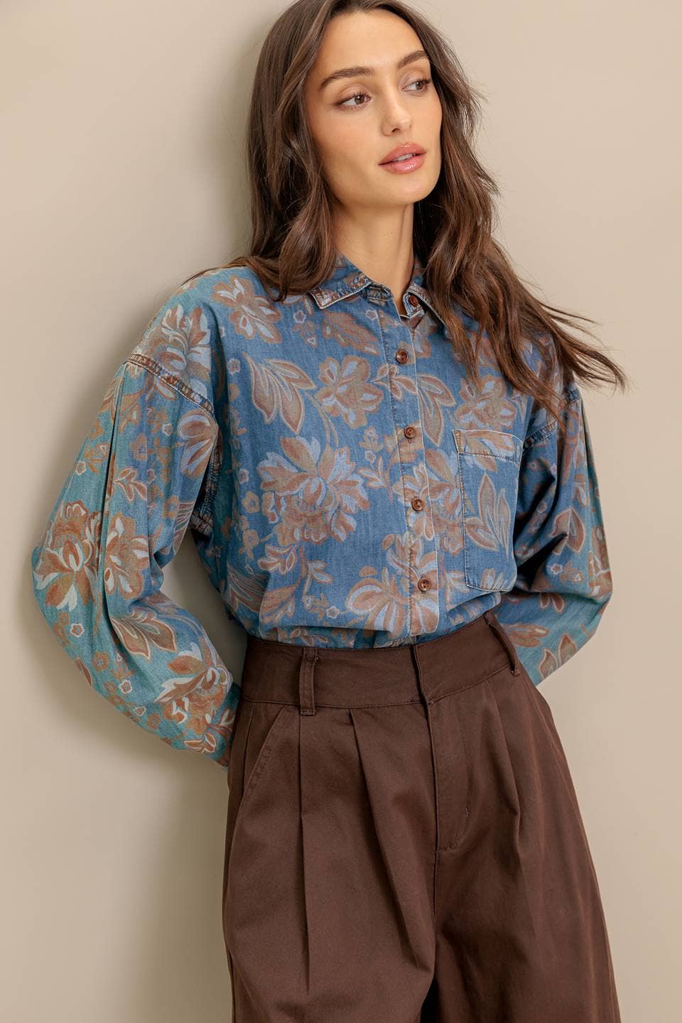 A washed printed lightweight denim top - IT13275
