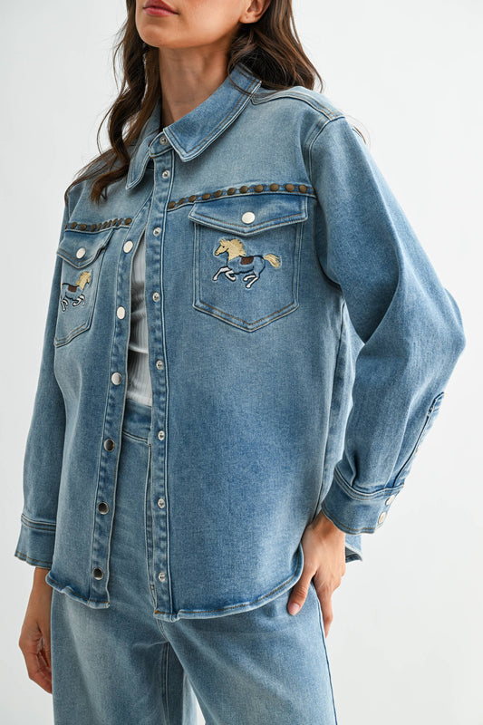 EMBROIDERED HORSE STUDDED WESTERN DENIM SHIRT - CJT26493