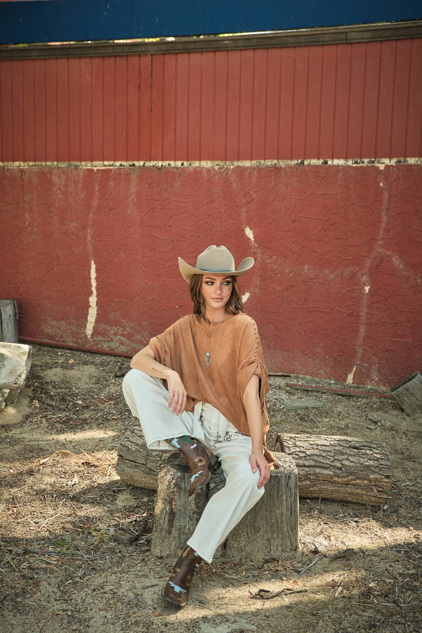 33156T - Studded High Low Oversized Tee