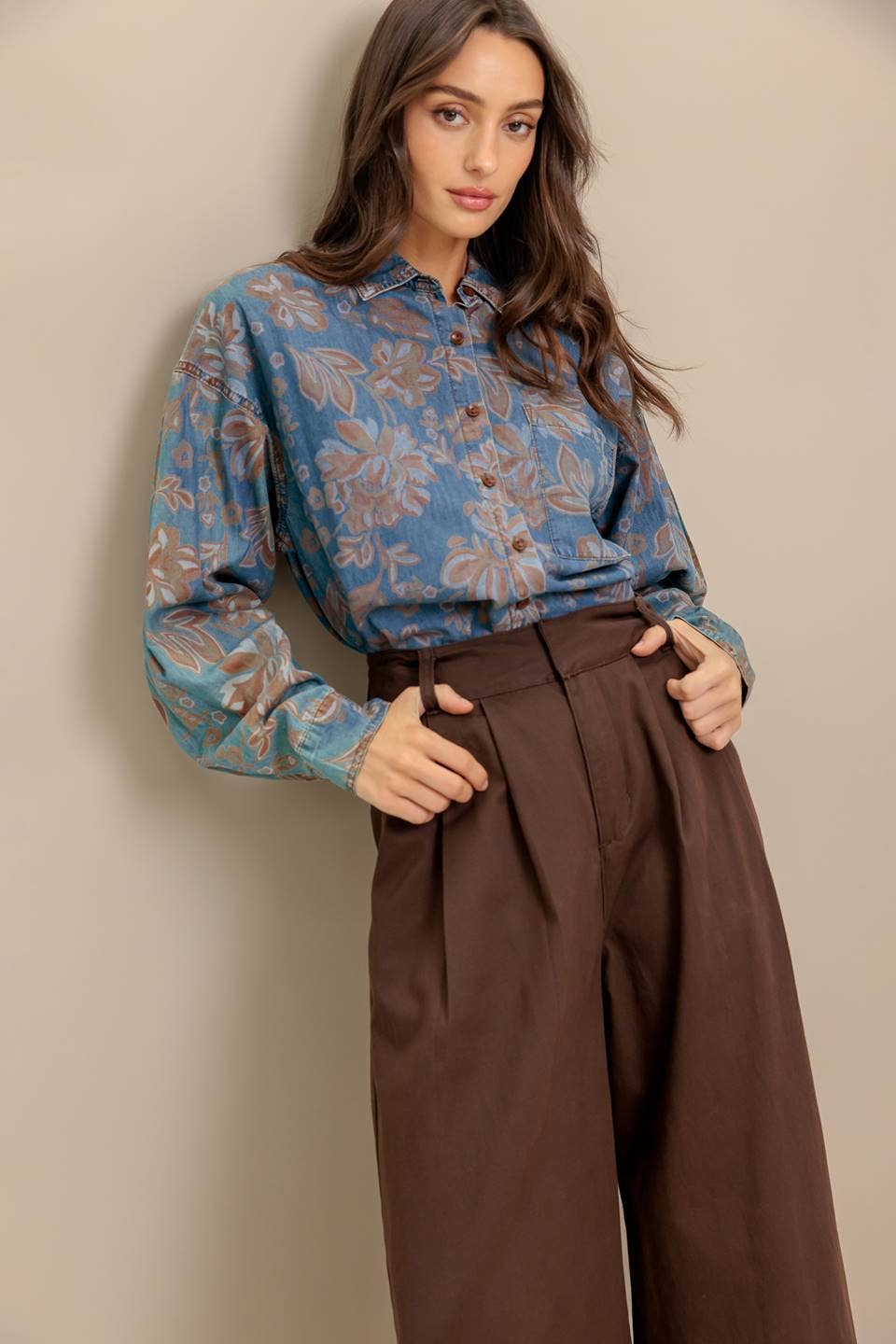 A washed printed lightweight denim top - IT13275