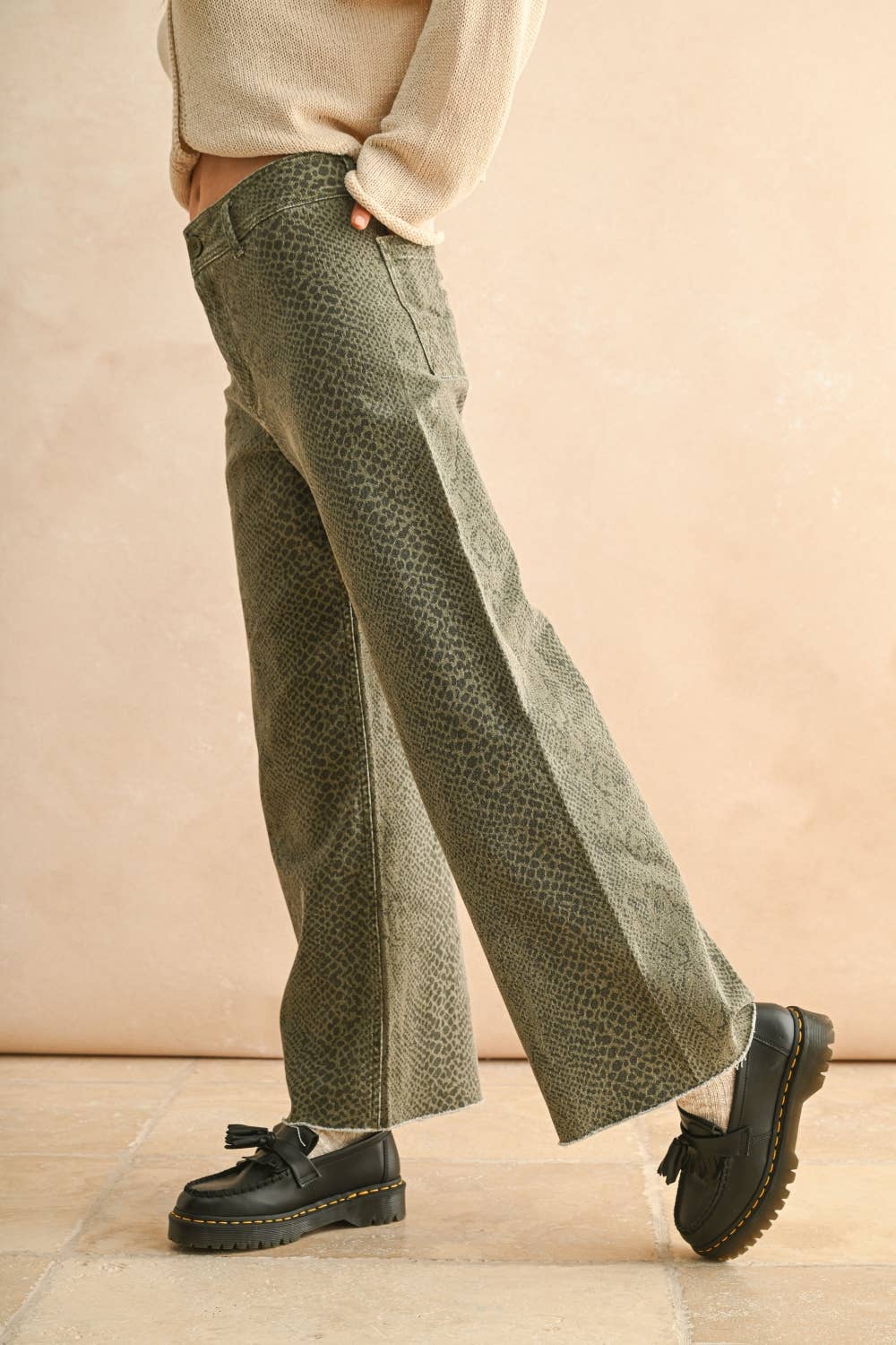 SNAKE PRINT PANTS