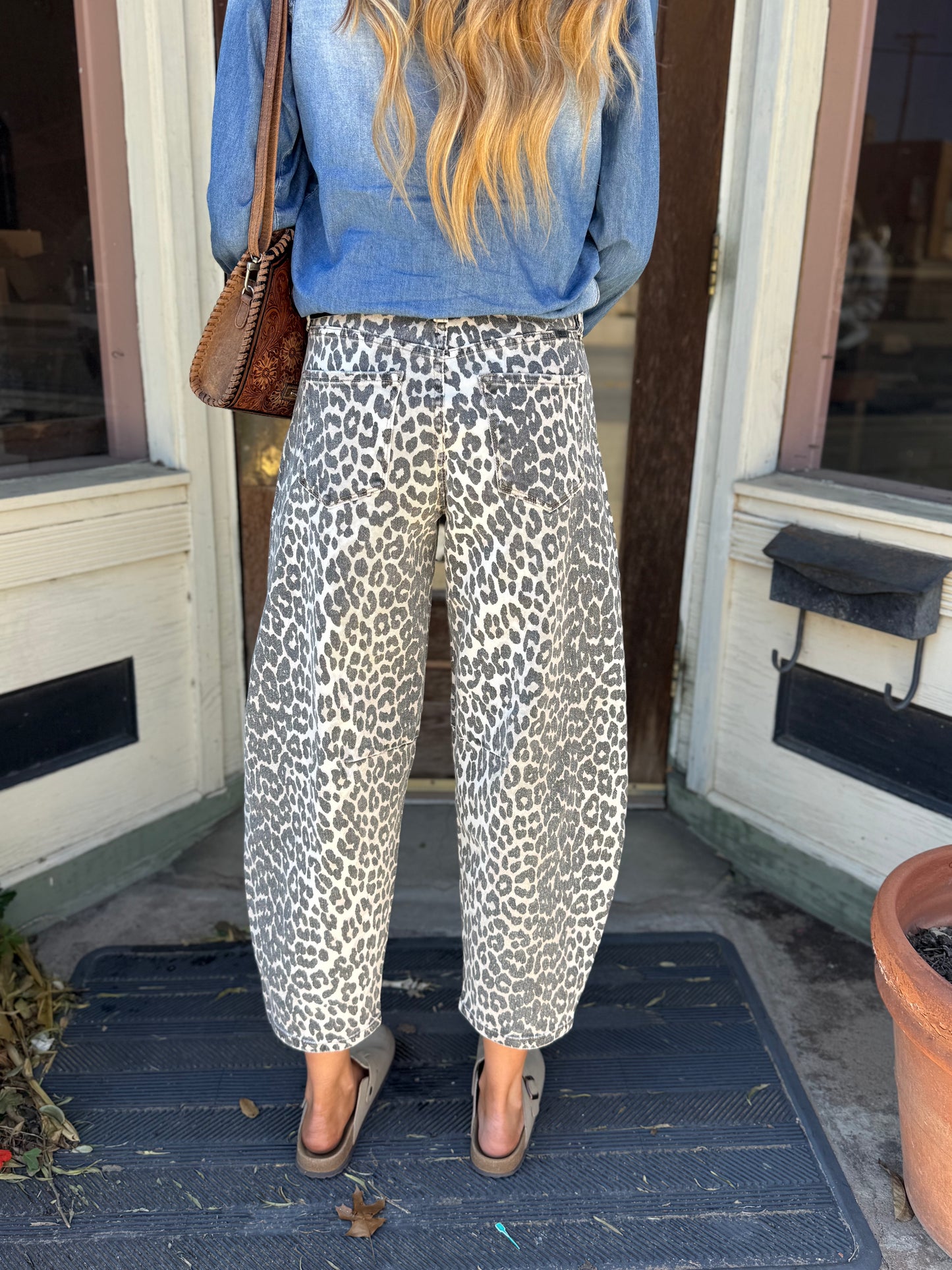 THE KYLIE BARREL JEAN