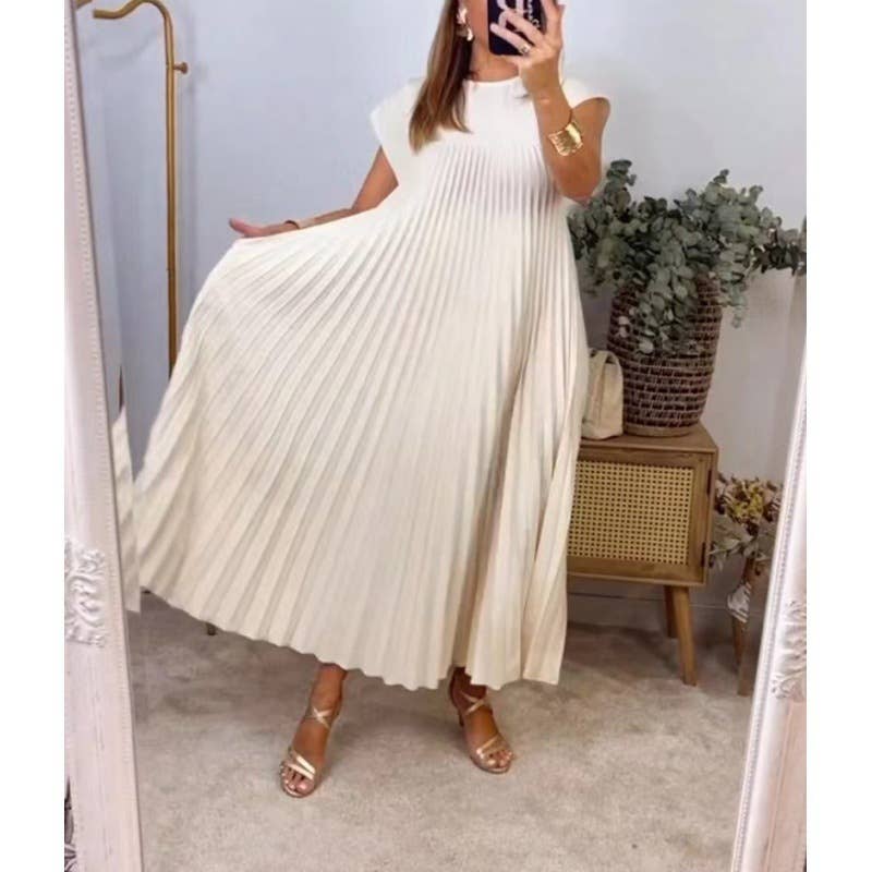 Round neck sleeveless pleated long dress