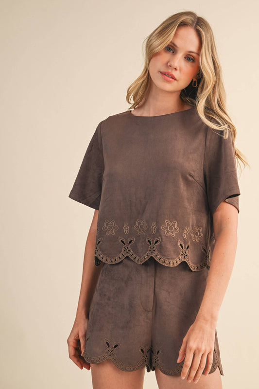 SUEDE BORDER CUTOUT DETAILED SHORT SLEEVE TOP