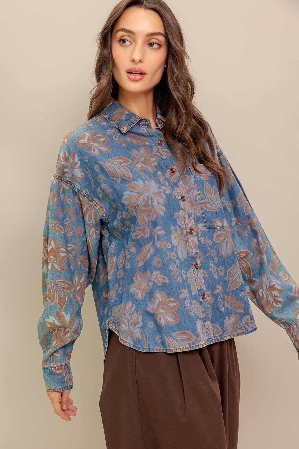 A washed printed lightweight denim top - IT13275
